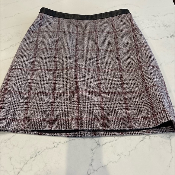 Ann Taylor Plaid Mini Skirt in Mauve and Black - Picture 2 of 7